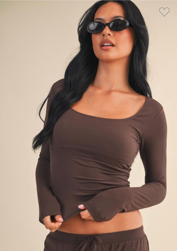The Vestirsi Long Sleeve Top (Brown)
