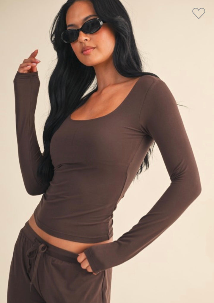 The Vestirsi Long Sleeve Top (Brown)